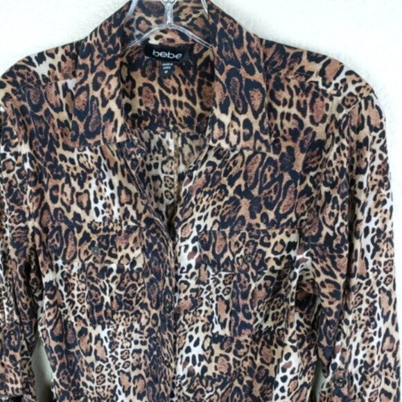BeBe Silk Animal Print Blouse Top Button-Up Shirt size M Stretch Y2K Leopard - Picture 2 of 11